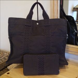 Hermes tote w/ wallet